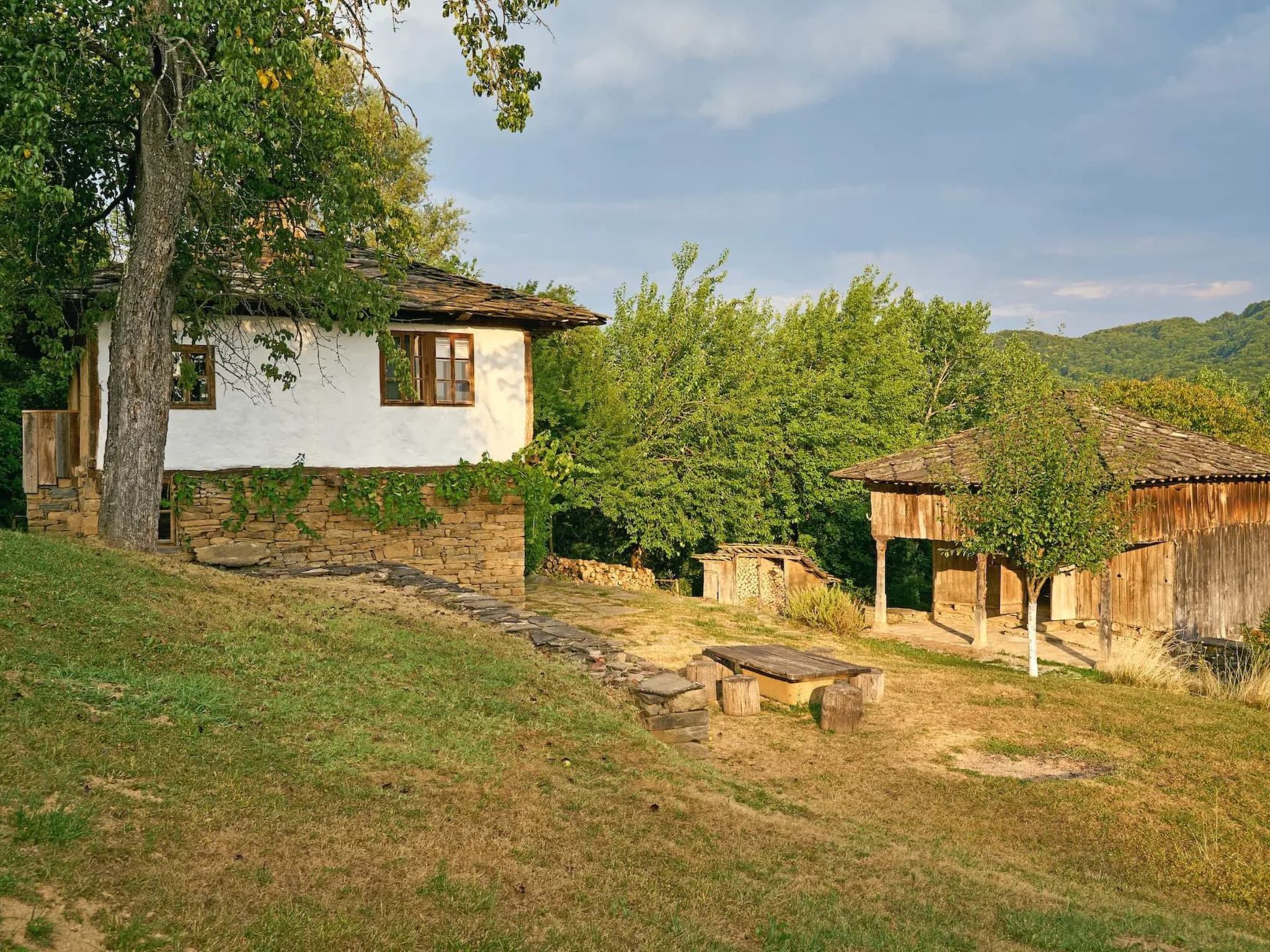 Authentisches Haus mit Bergblick - Karashka
