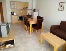 Vega: Ruim appartement op 100 meter van het strand in Sveti Vlas - thumbnail 3