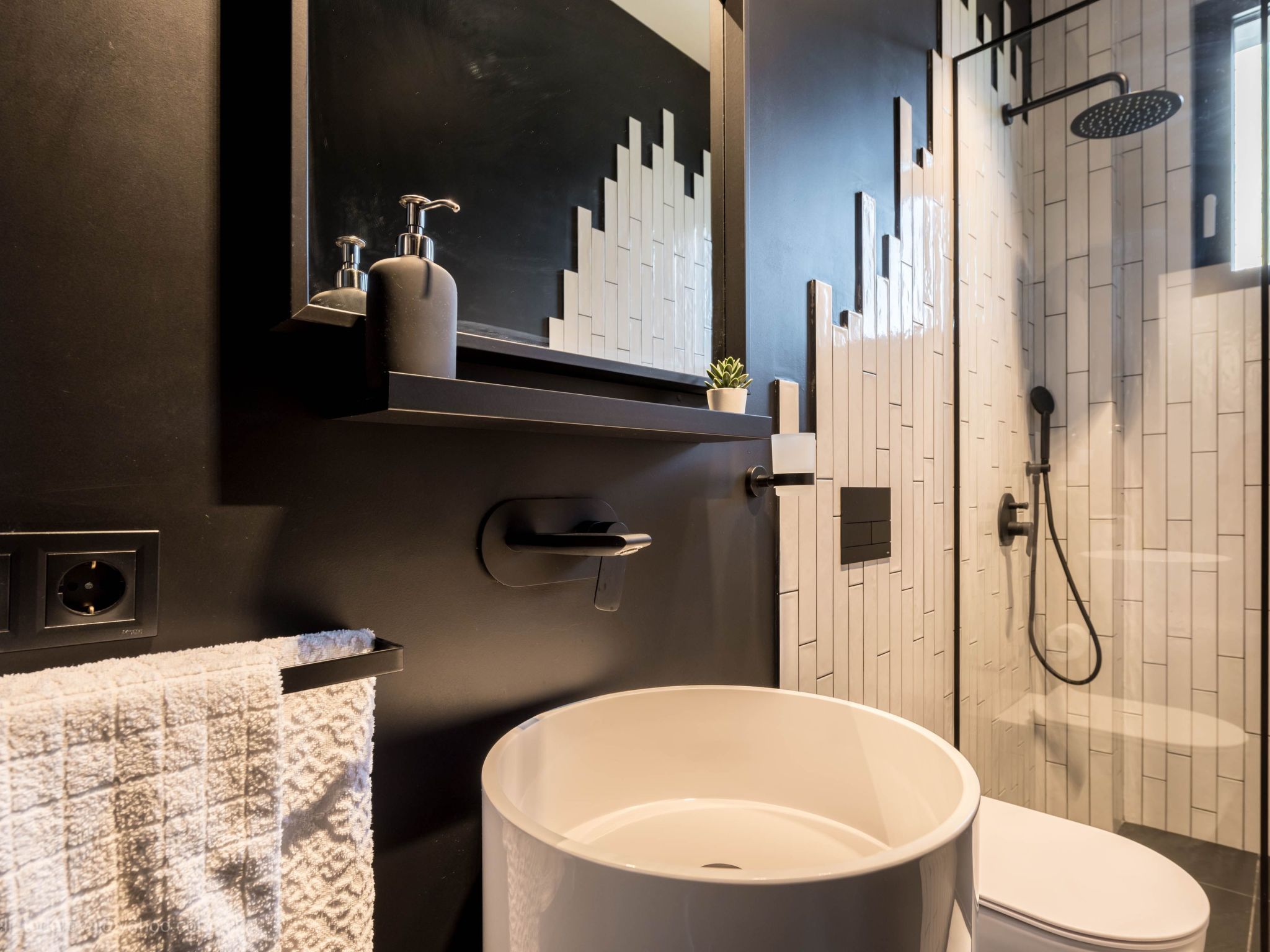 Nettes Ferienhaus mit Privatem Pool-Binnen