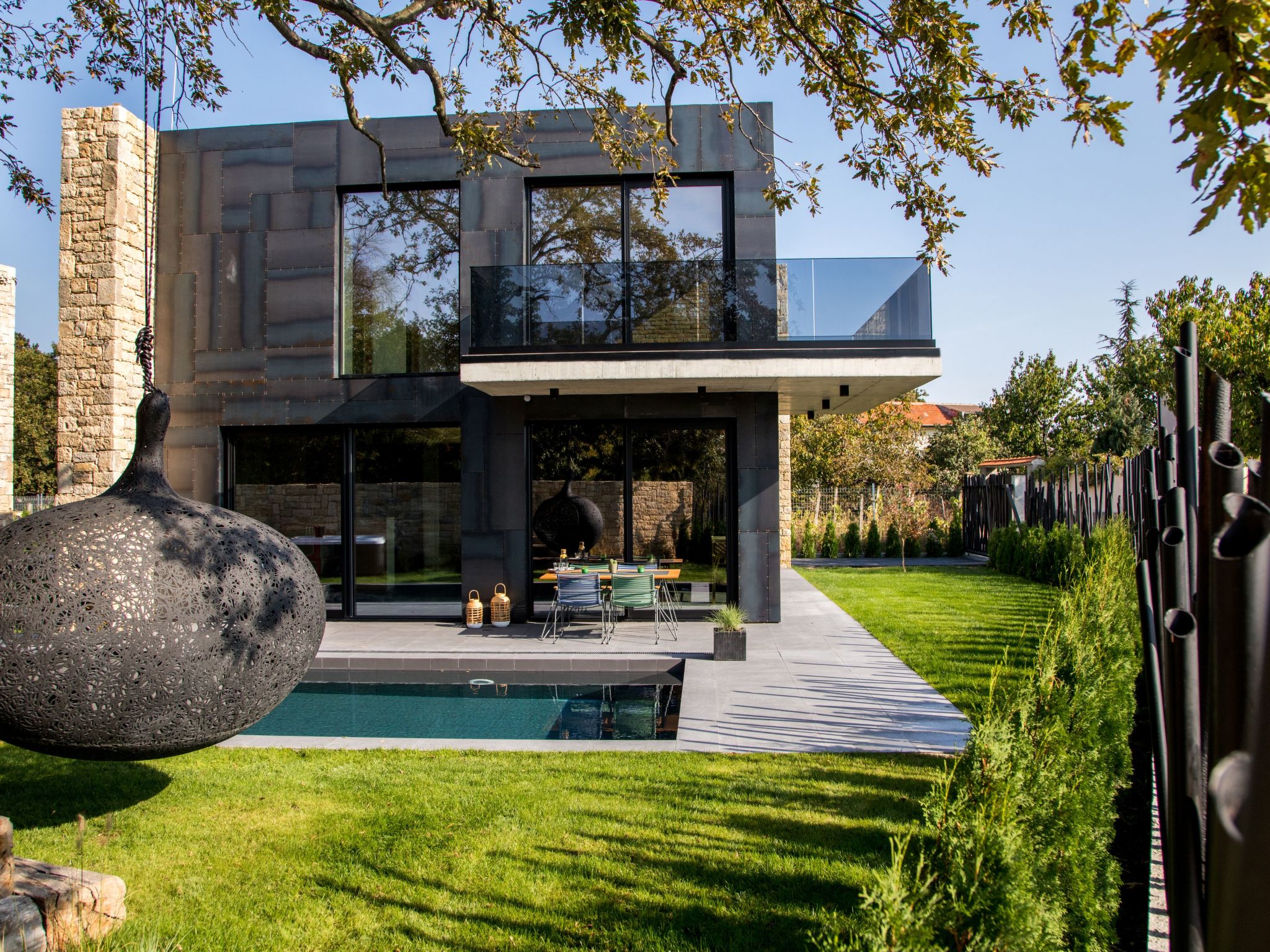 Exklusive Villa mit Swimmingpool und Whirlpool-Buiten