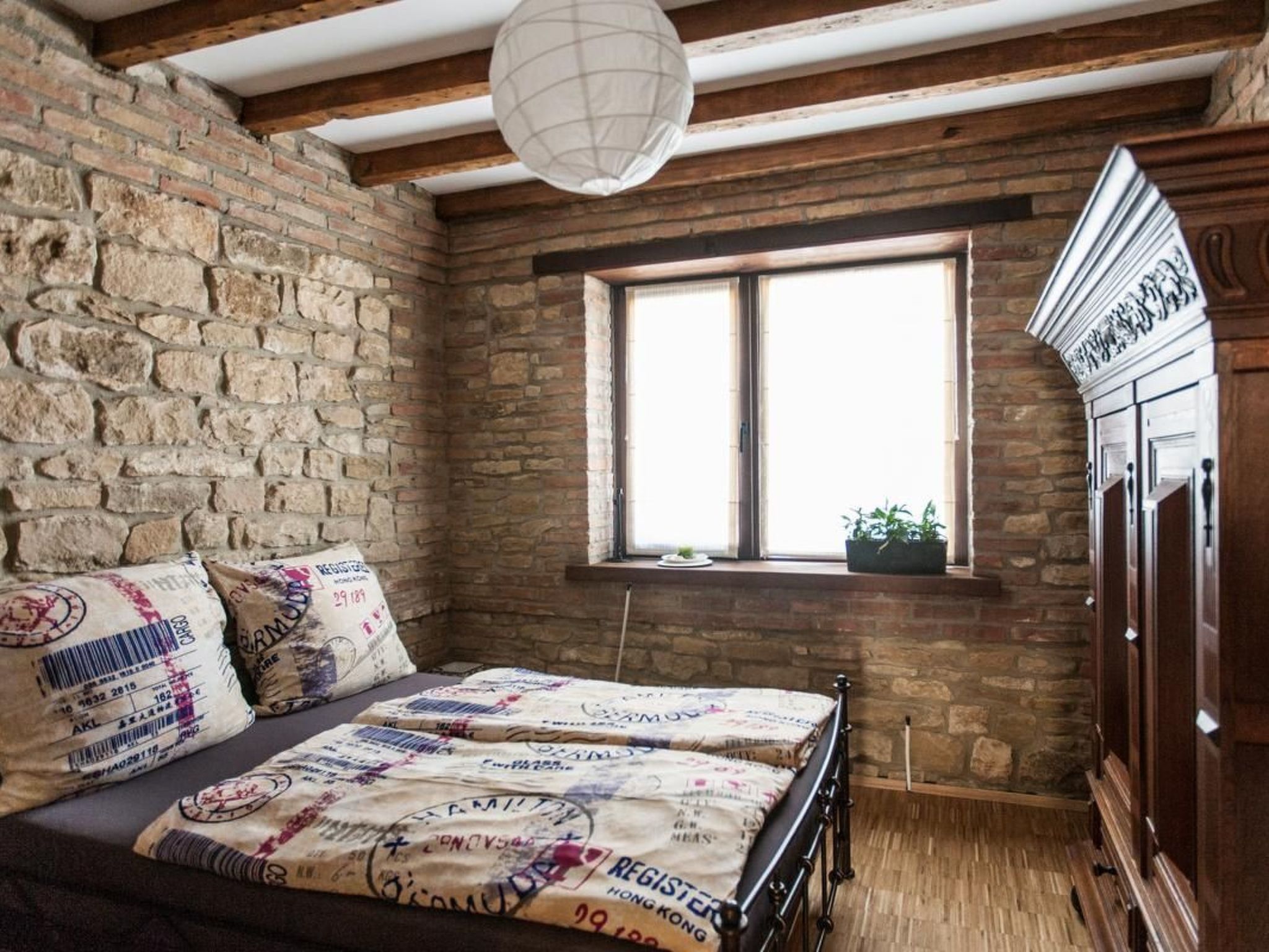 Auf zwei Etagen, mit Garten und überdachtem Grillplatz - Image-tags.info