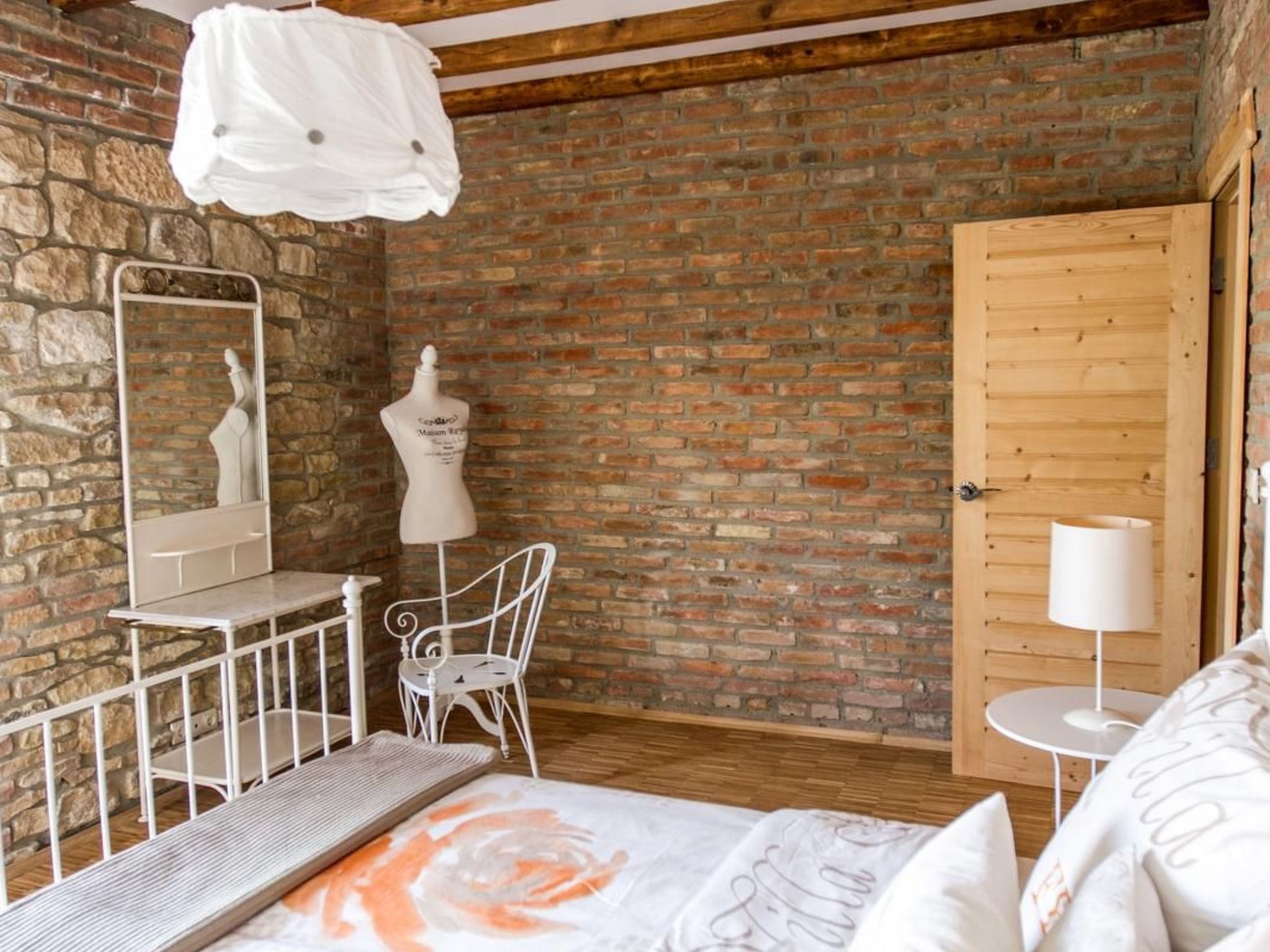 Auf zwei Etagen, mit Garten und überdachtem Grillplatz - Image-tags.info