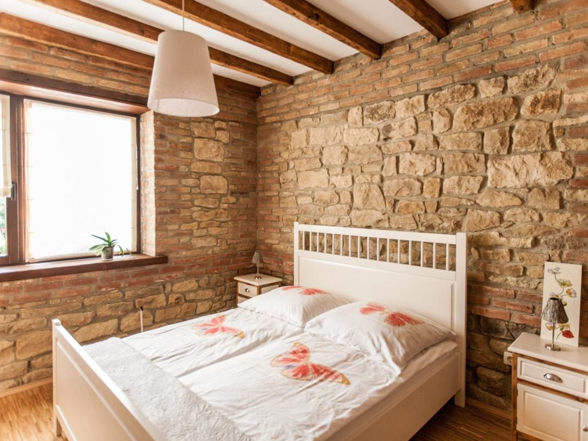 Auf zwei Etagen, mit Garten und überdachtem Grillplatz - Image-tags.info