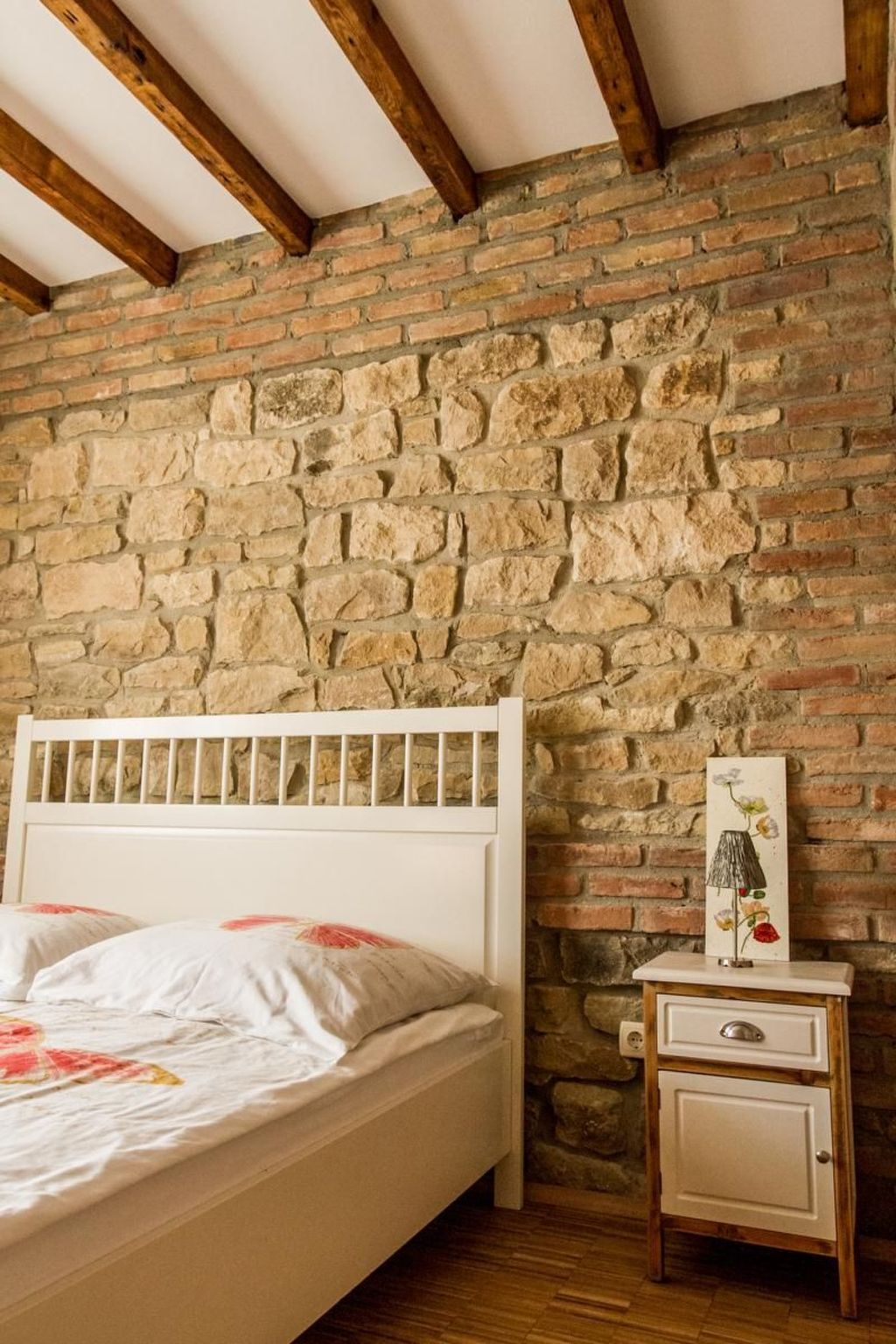 Auf zwei Etagen, mit Garten und überdachtem Grillplatz - Image-tags.info