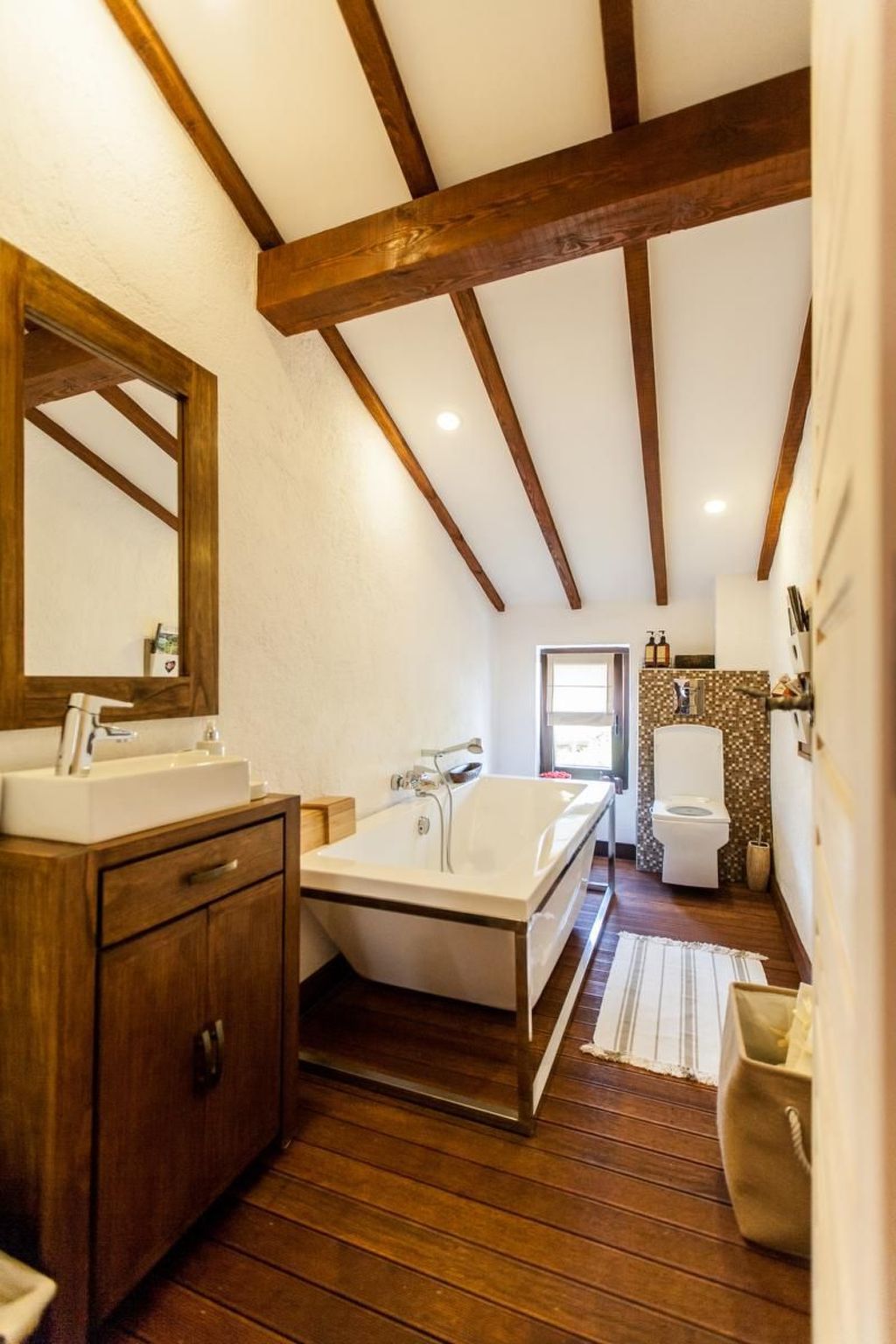 Auf zwei Etagen, mit Garten und überdachtem Grillplatz - Image-tags.info