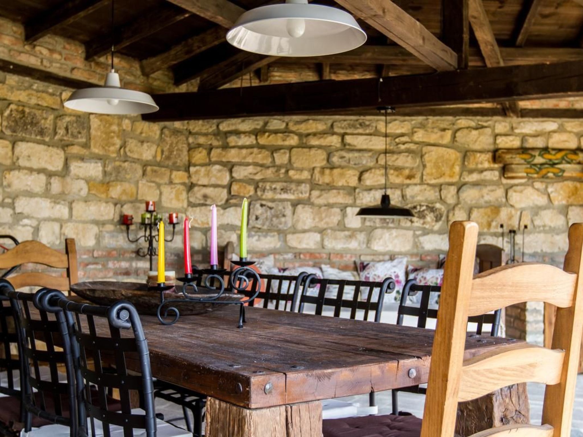 Auf zwei Etagen, mit Garten und überdachtem Grillplatz - Image-tags.info