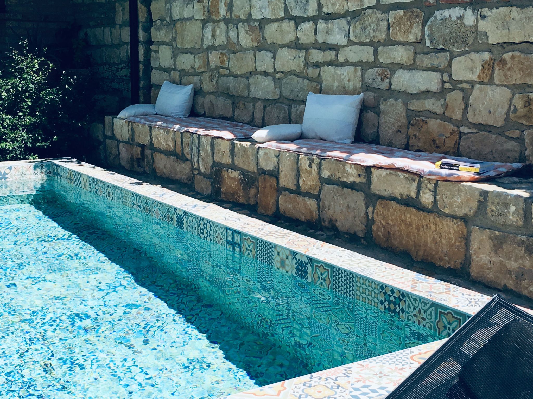 Auf zwei Etagen, mit Garten und überdachtem Grillplatz - Image-tags.info