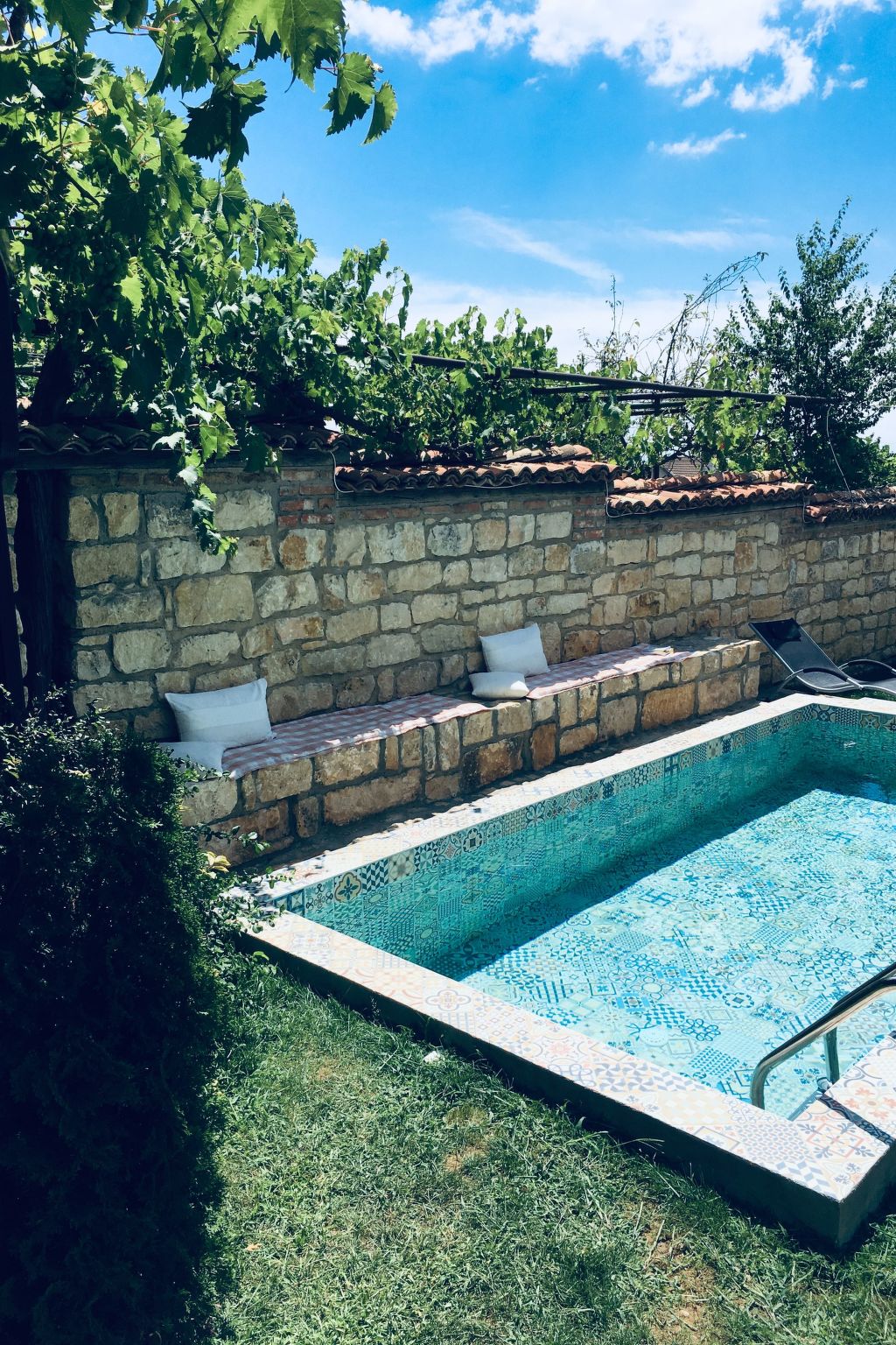 Auf zwei Etagen, mit Garten und überdachtem Grillplatz - Image-tags.info