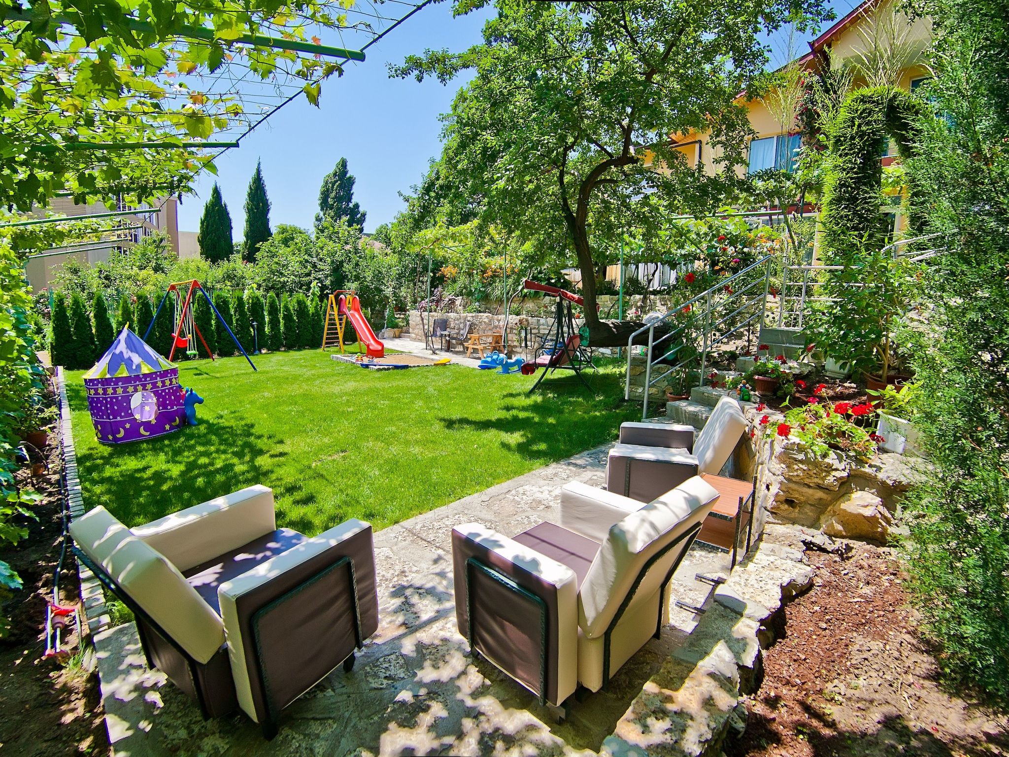 Mit Blick auf das Wasser