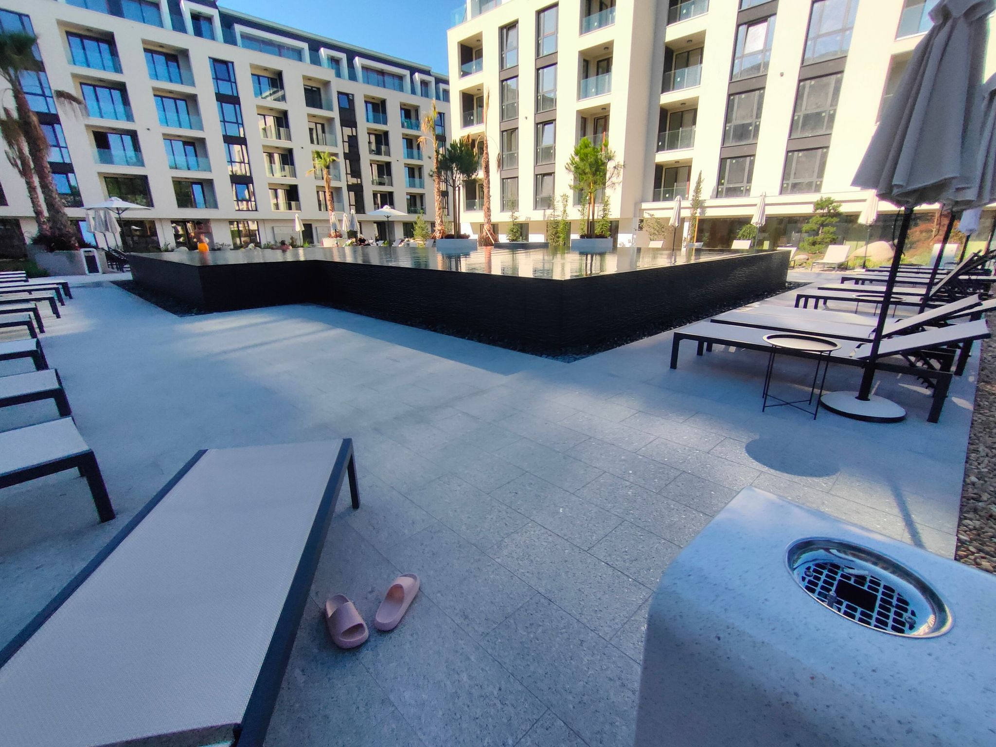 Studio "Allure Varna" mit Infinity-Pool-Buiten