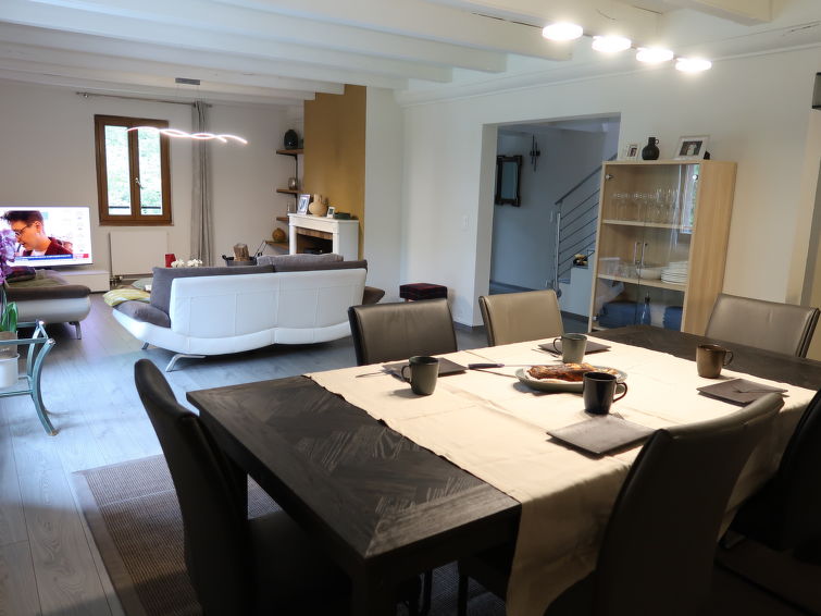 Search and Stay Destinations. Holidays Rentals in Presinge, Geneva - Geneva - Switzerland