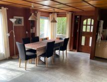 Vrijstaand chalet aan het Meer van Joux met privétuin en meerzicht - thumbnail 4