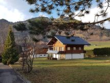 Chalet met groot terrein aan de skipiste in Charmey, Freiburg - thumbnail 1