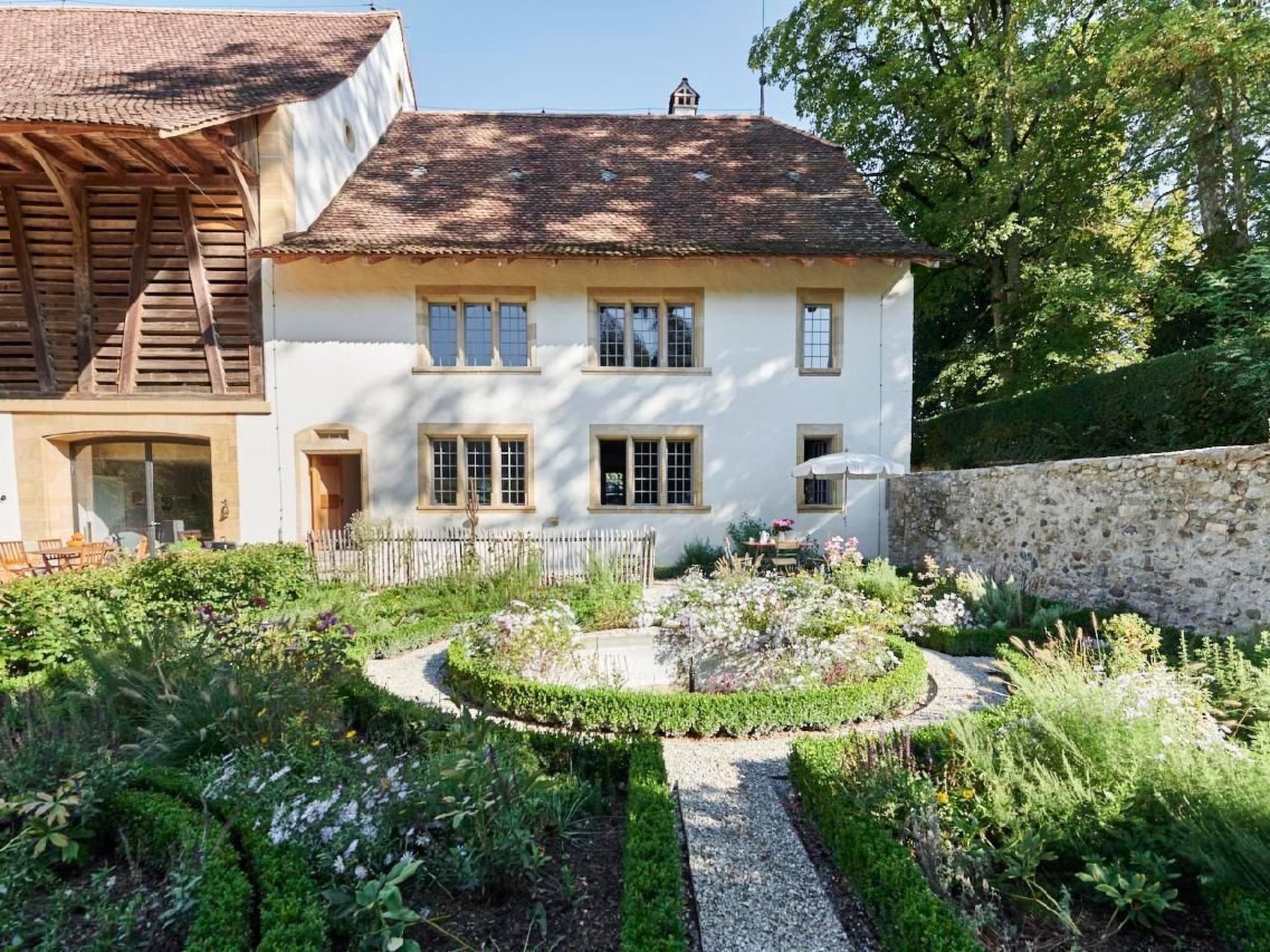 Ferienhaus mit umzäuntem Garten in Münchenwiler (Schweiz) und 1 Hund erlaubt