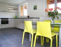 Authentiek appartement op 800m hoogte met uitzicht op Meer van Genève - thumbnail 5