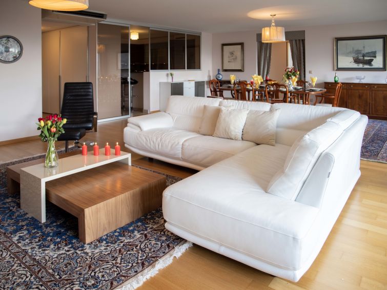 Appartement in Montreux met verwarmd zwembad en sauna · 7 pers. in Montreux