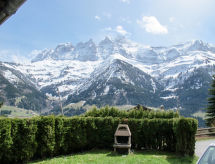 Authentiek groepsverblijf met sauna direct aan de piste in Champéry - thumbnail 5