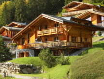 8-persoons luxe chalet met whirlpool in Villars - thumbnail 1