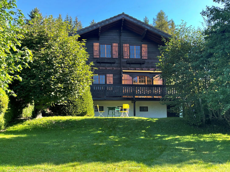 Slide2 - Chalet Merymont