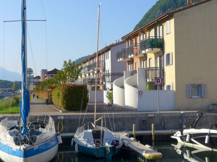 Centraal gelegen appartement met bergzicht in Le Bouveret in Le Bouveret