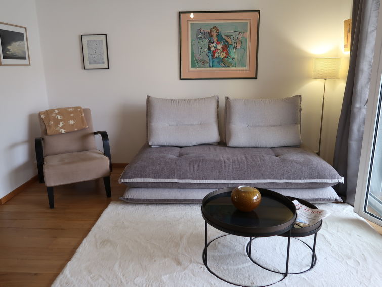 "Tasman S14/R", appartement 2-kamers op 2 verdiepingen, op de begane grond. Comfortabel en smaakvol ingericht: woon-/eetkamer met zwedenkachel (alleen decoratie), Kabel-TV. Uitgang naar het balkon. Op..