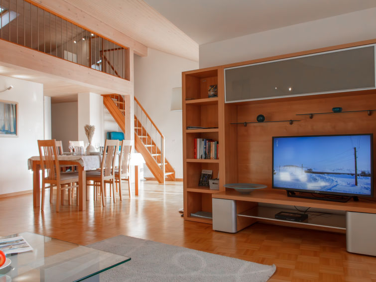 Aan het strand: ruim appartement in centrum Le Bouveret in Le Bouveret