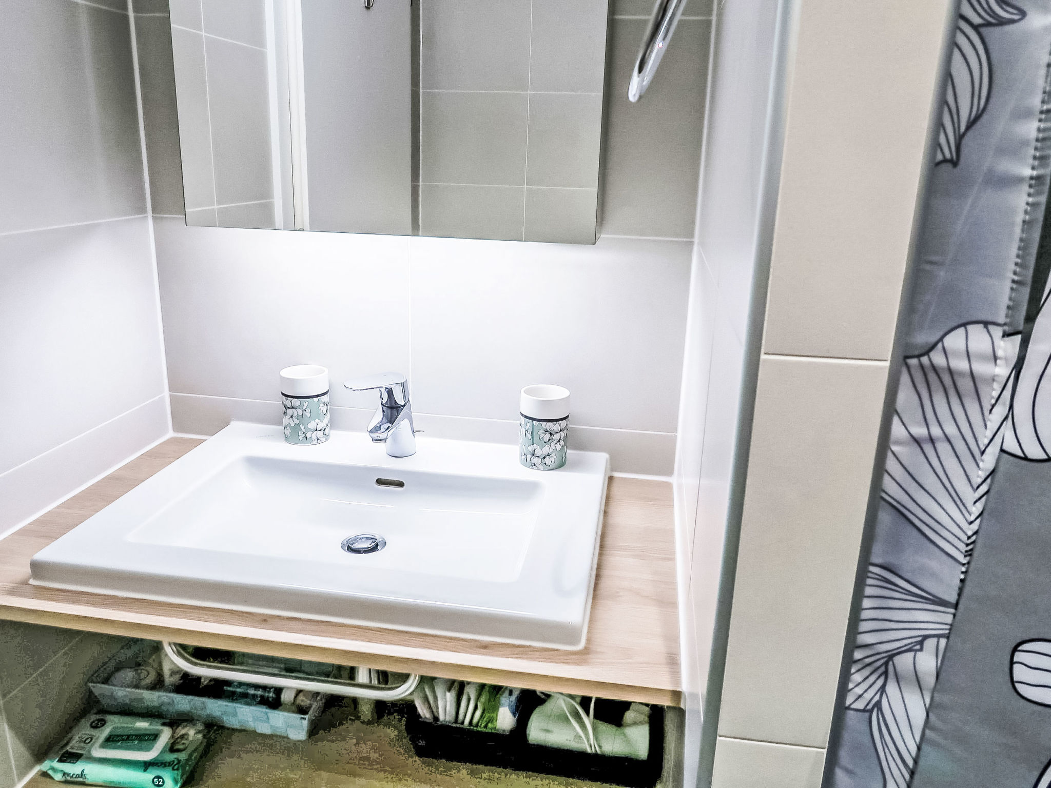 Les Perles du Lac-Binnen