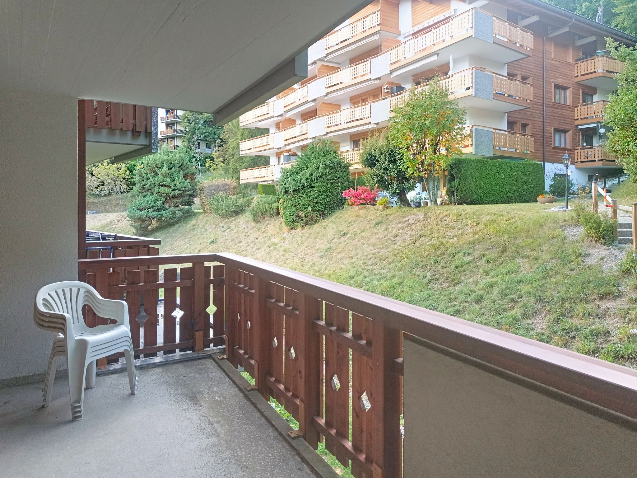 Domino B 38 - Outside