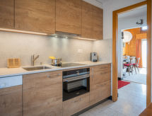 Ruim 6-persoons appartement aan de skipiste met open haard in Ovronnaz - thumbnail 3