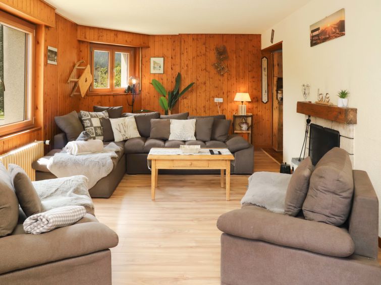 "Résidence 25", appartement 3-kamers 100 m2 op de 1e verdieping. Comfortabel en mooi ingericht: woon-/eetkamer met open haard en Sat-TV. Uitgang naar het balkon. 2 kamers, elke kamer heeft 1 2-pers b..