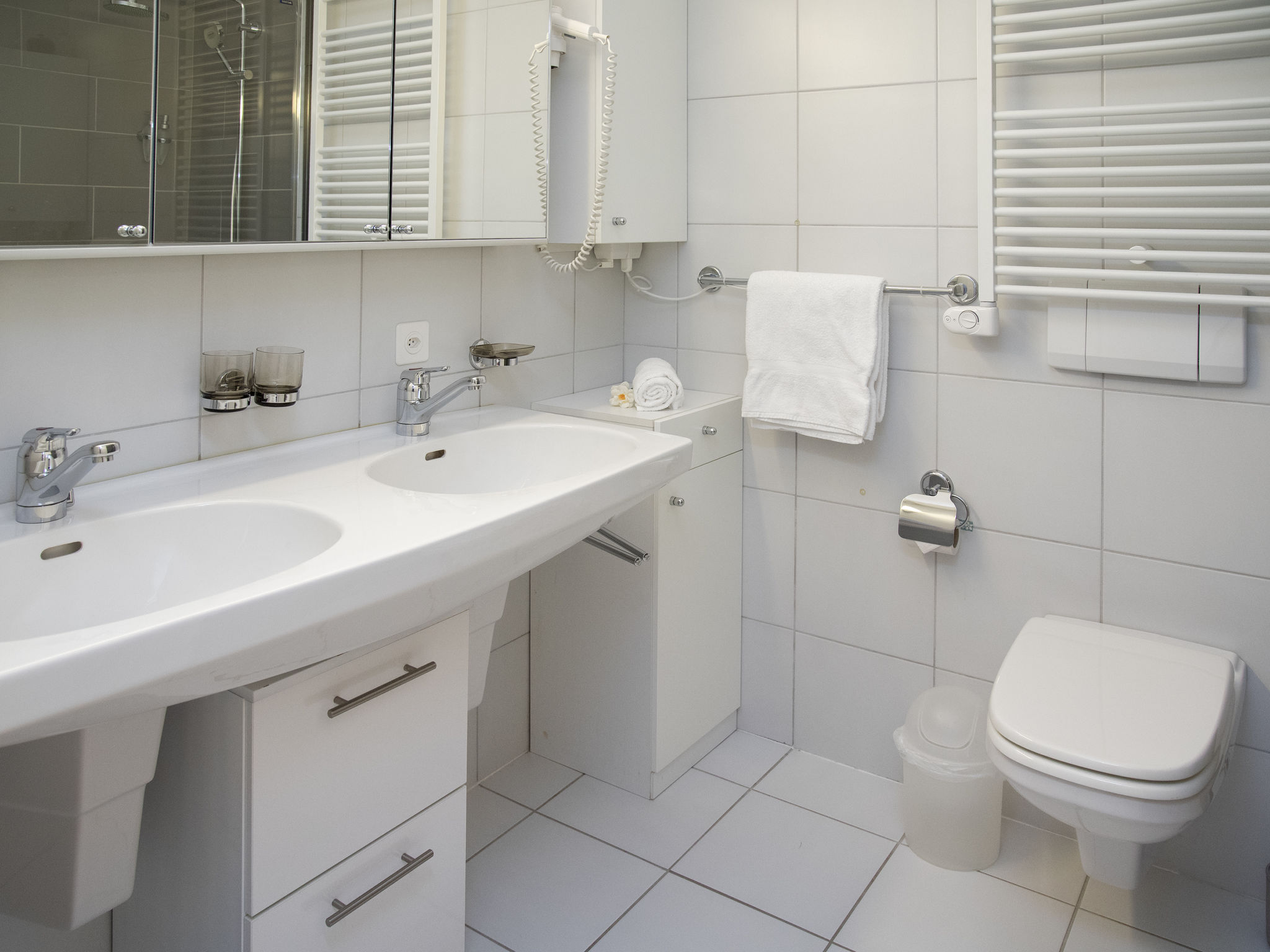 Alpes et Lac 28-Dedans