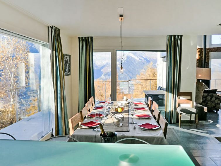 Antoinette - Slide 12