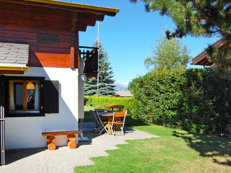HOLIDAY HOUSE COUCORDIN