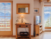 Chalet Petit Nid in Nendaz: open haard en bergzicht op 550m van de piste - thumbnail 5