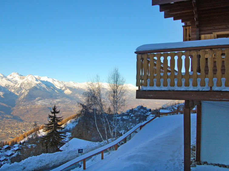 Slide8 - Chalet Boucaro