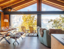 Chalet Marella: vrijstaand chalet met hot tub aan de skipiste in Nendaz - thumbnail 2