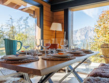 Chalet Marella: vrijstaand chalet met hot tub aan de skipiste in Nendaz - thumbnail 3