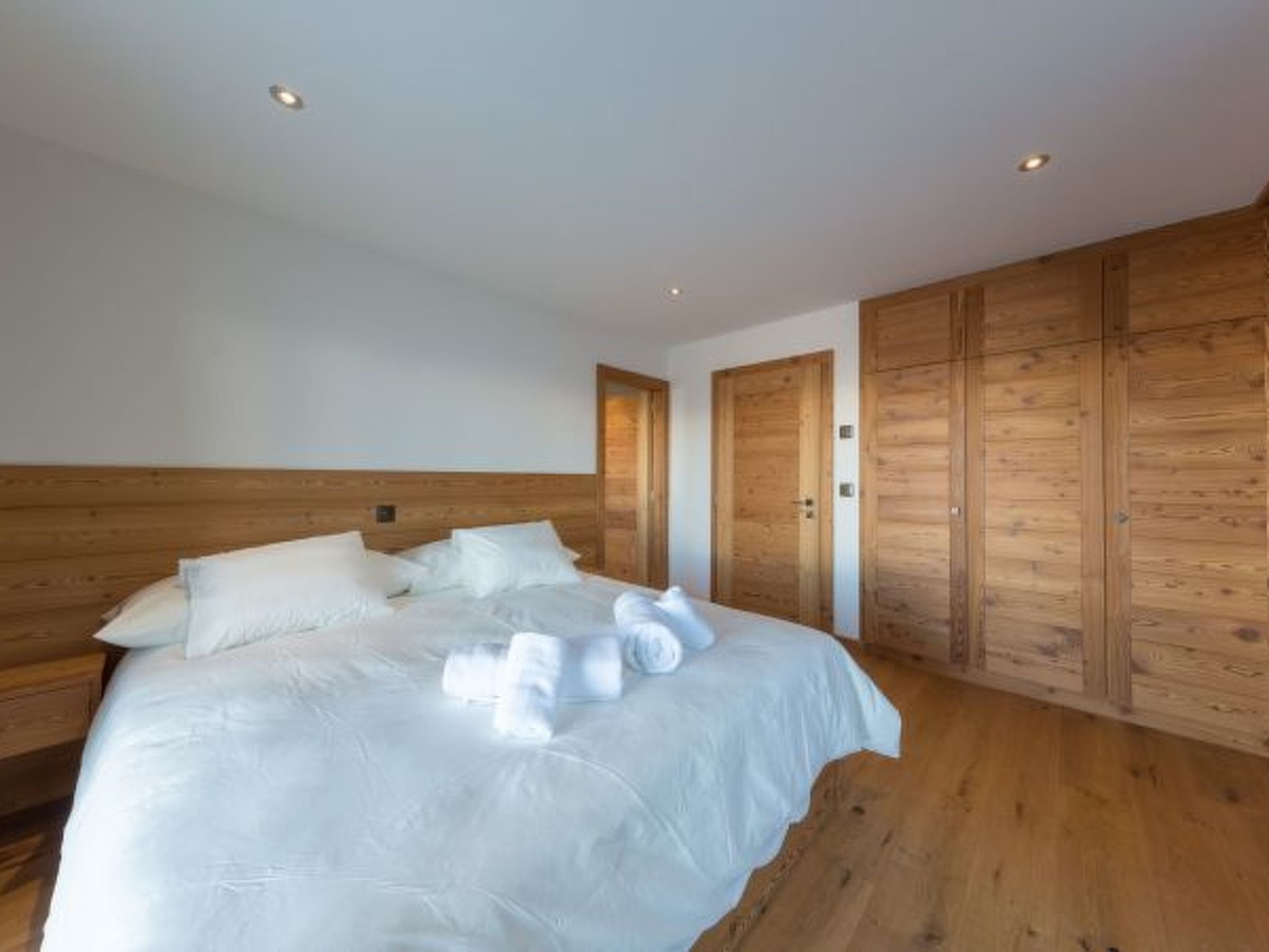 Photo of Chalet Oak Tree amazing, sauna, ski-in/out