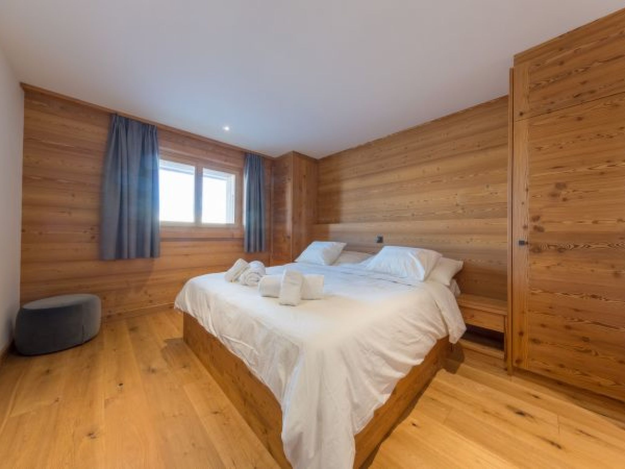 Photo of Chalet Oak Tree amazing, sauna, ski-in/out