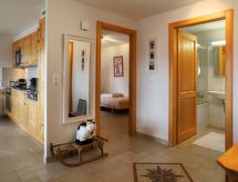 Sfeervol appartement met open haard en sauna in Nendaz - thumbnail 3