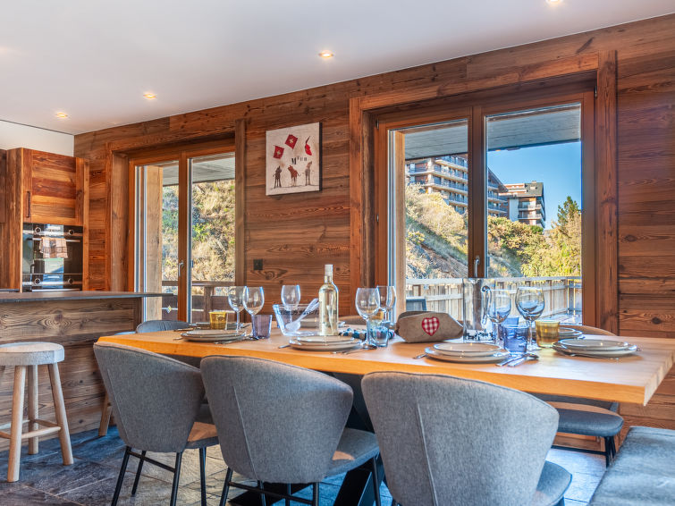 Bergzicht en luxe: ruim appartement in het centrum van Nendaz in Nendaz