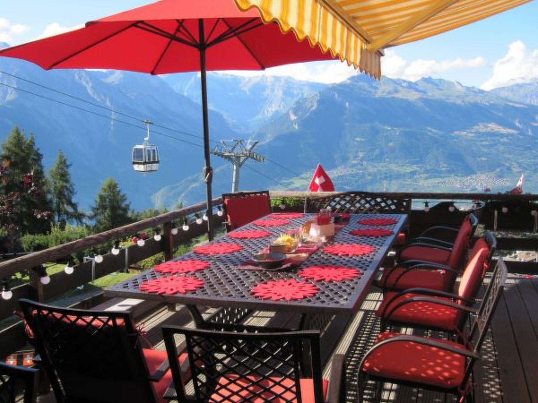 Chalet Lisa, ski-in/out, accessible by car Accommodation in Nendaz
