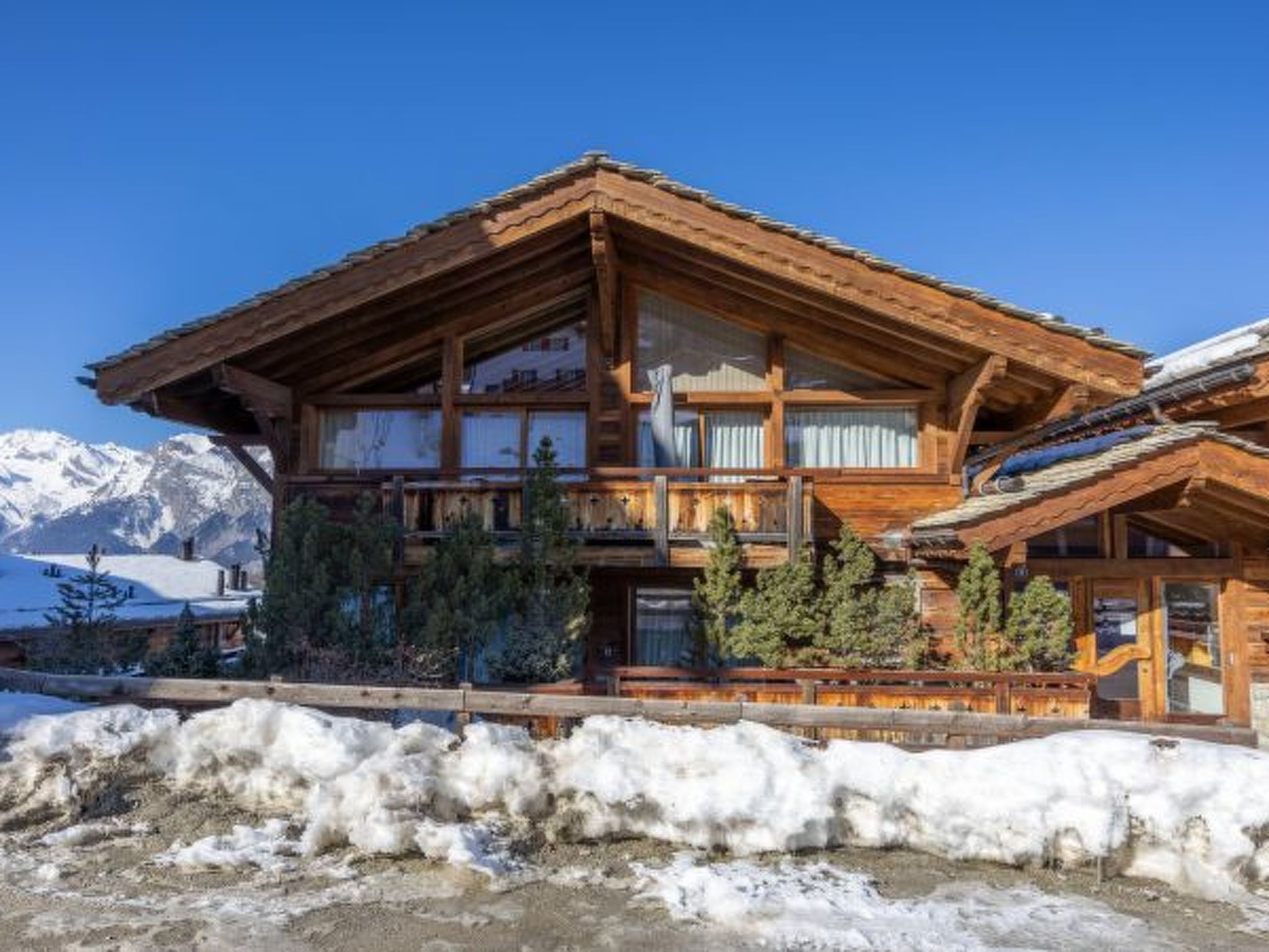 Photo of Grimpeur luxury duplex, Spa Access Front Telecabin