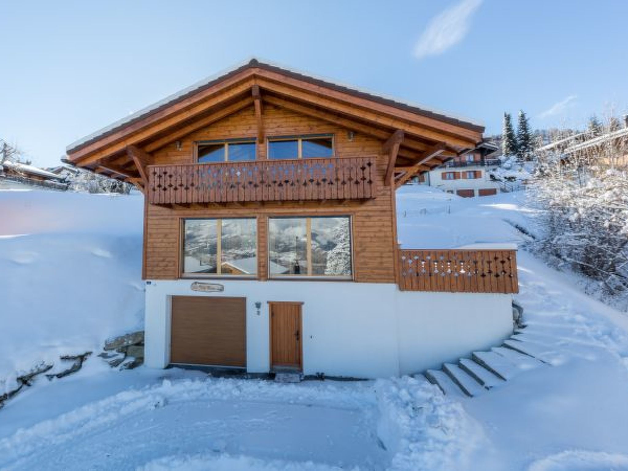 Photo of Chalet Nid Blanc wood burning hottub