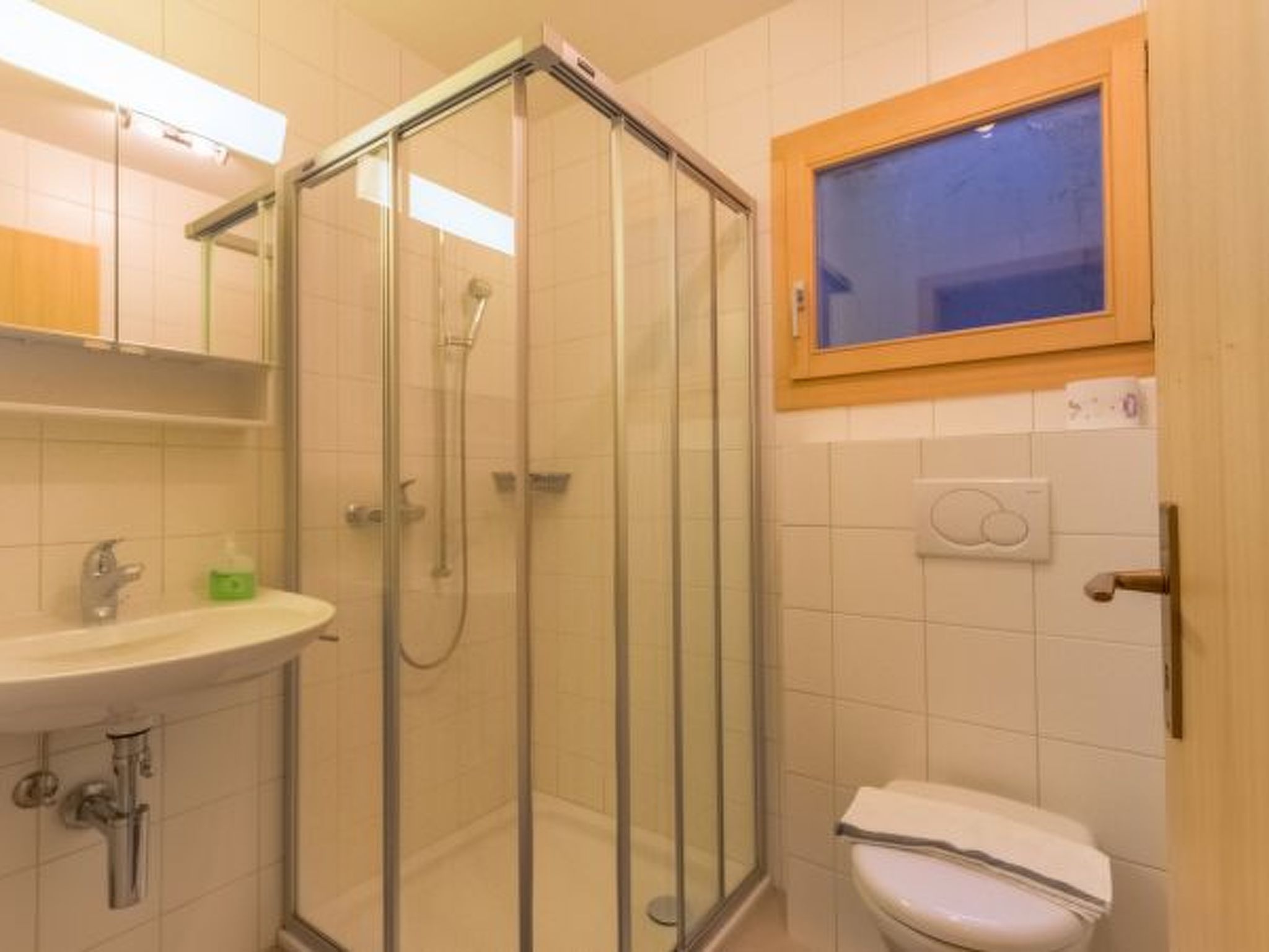 Photo of Chalet Nid Blanc wood burning hottub