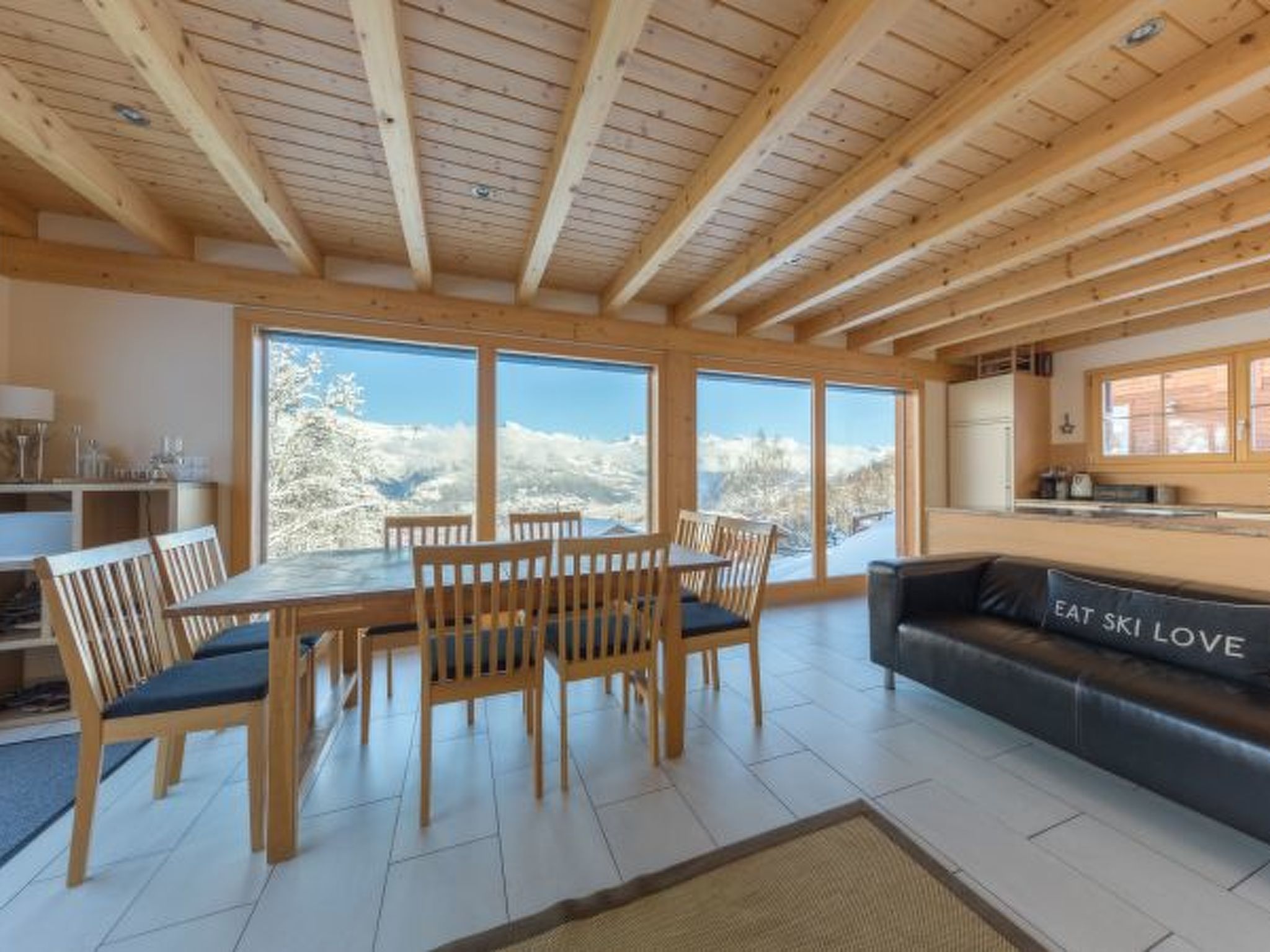 Photo of Chalet Nid Blanc wood burning hottub