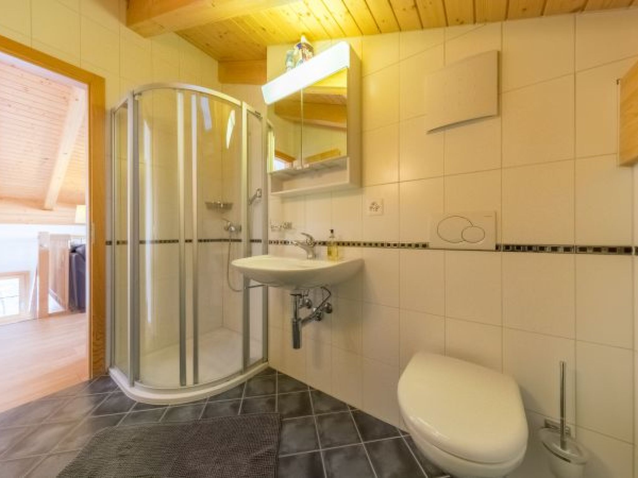 Photo of Chalet Nid Blanc wood burning hottub