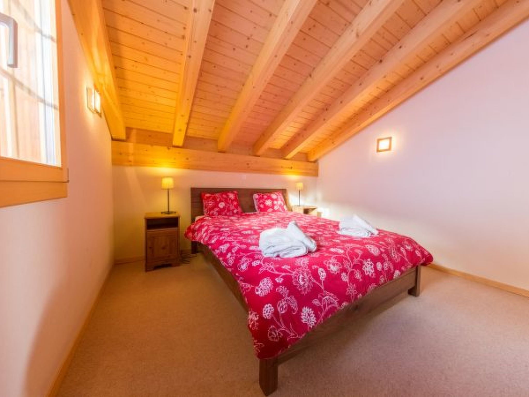 Photo of Chalet Nid Blanc wood burning hottub