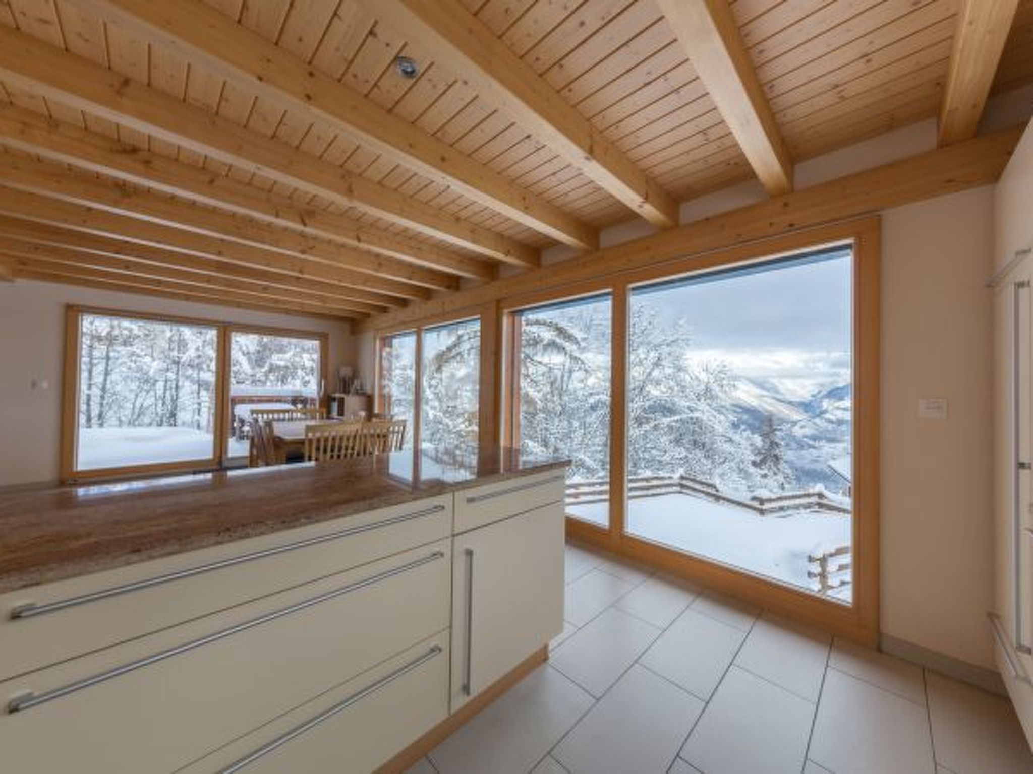 Photo of Chalet Nid Blanc wood burning hottub