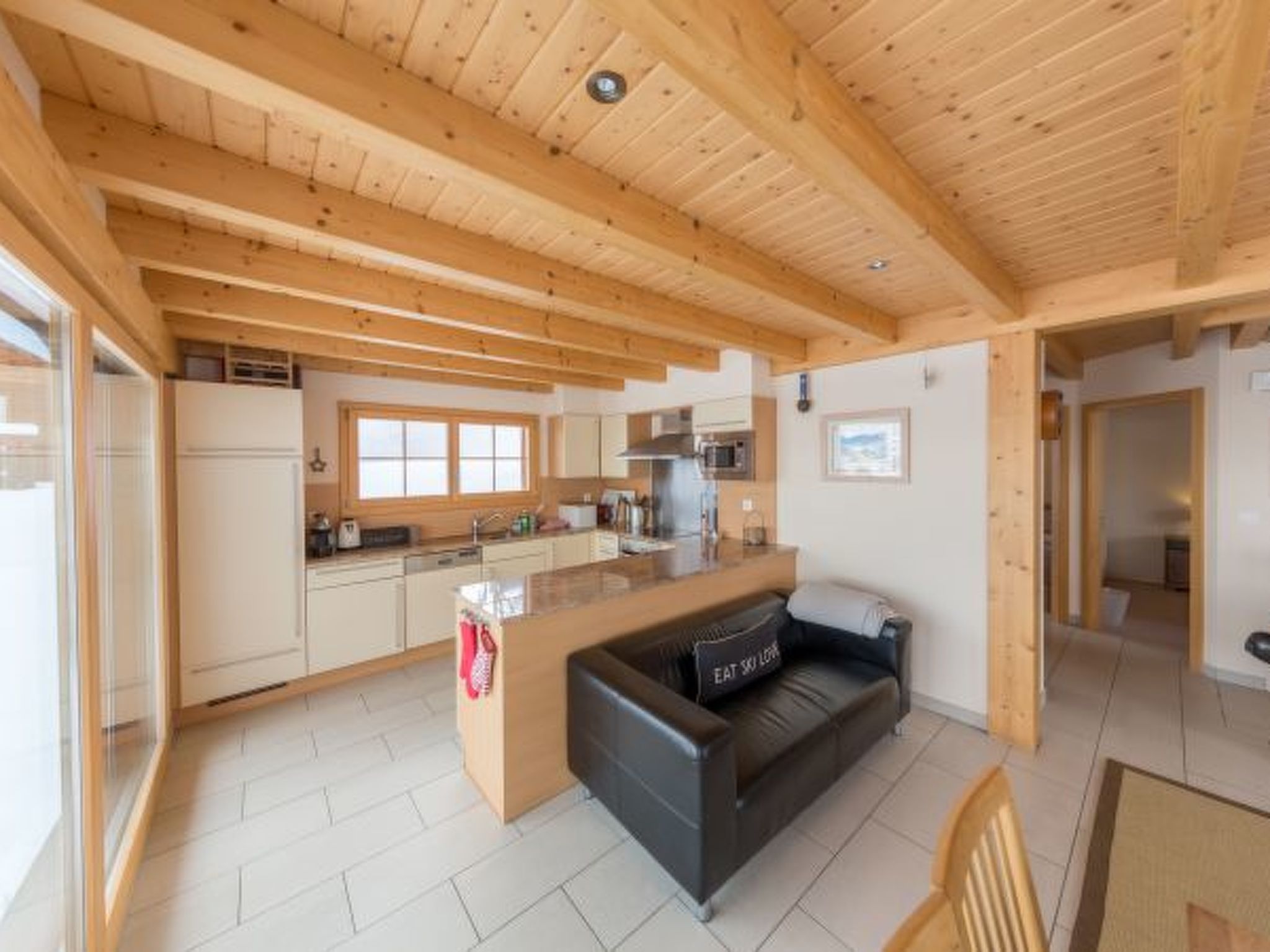 Photo of Chalet Nid Blanc wood burning hottub